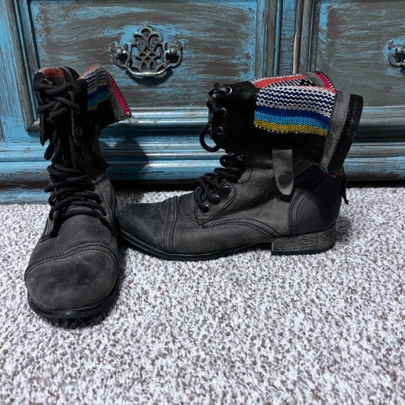 Steve Madden size 9 combat boots - Picture 3 of 5